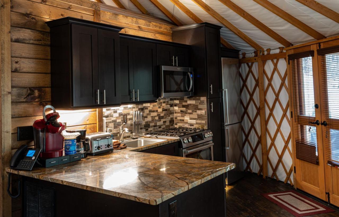 Tranquil Haven Luxy Yurt - Creekside Glamping With Private Hot Tub Villa Topton Екстериор снимка