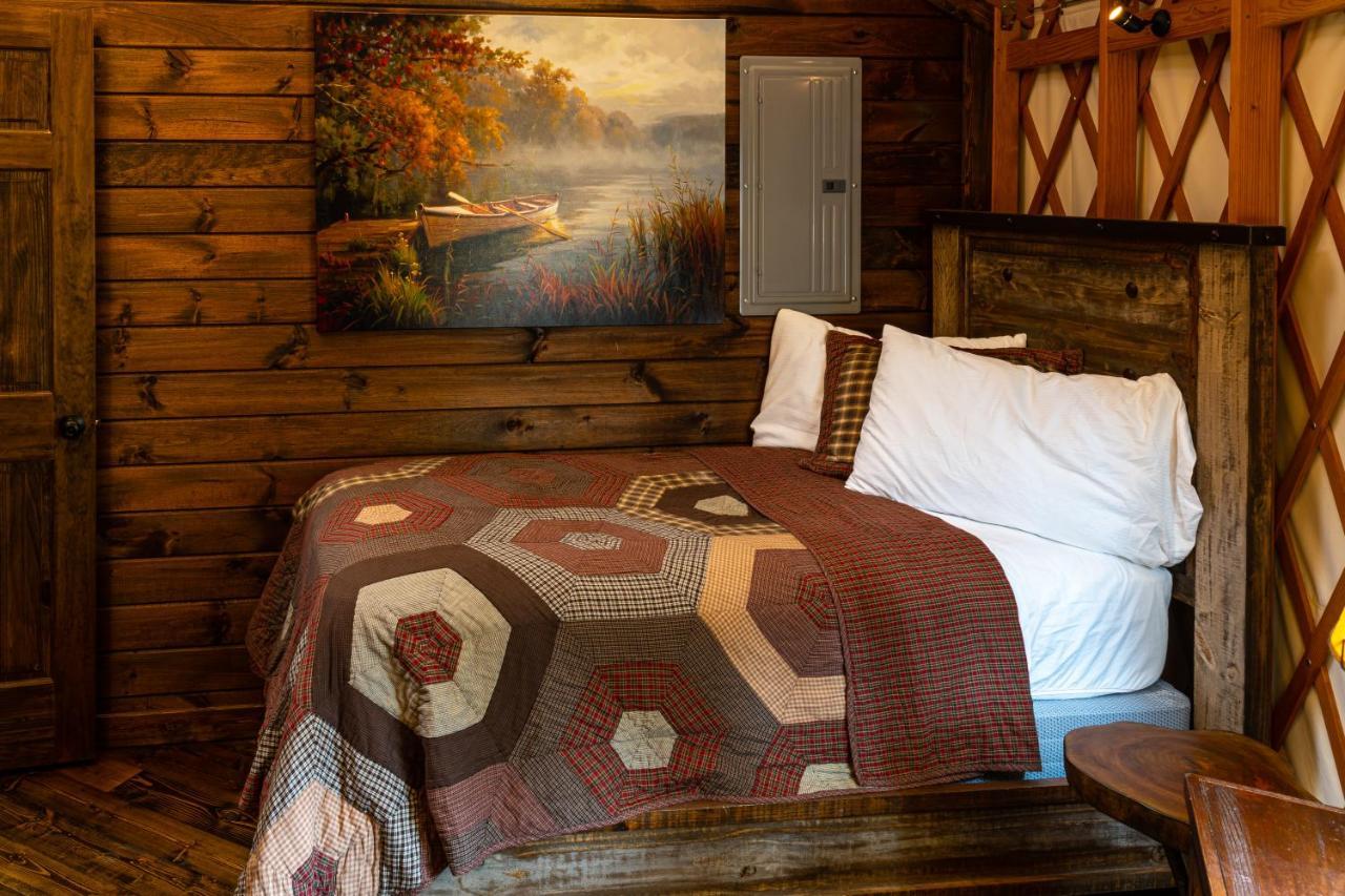 Tranquil Haven Luxy Yurt - Creekside Glamping With Private Hot Tub Villa Topton Екстериор снимка